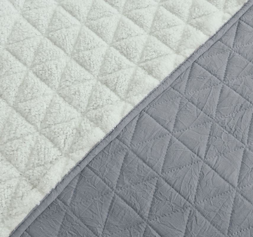 Cubre Cama Quilt Gris Sherpa Gris Perla - Rombos