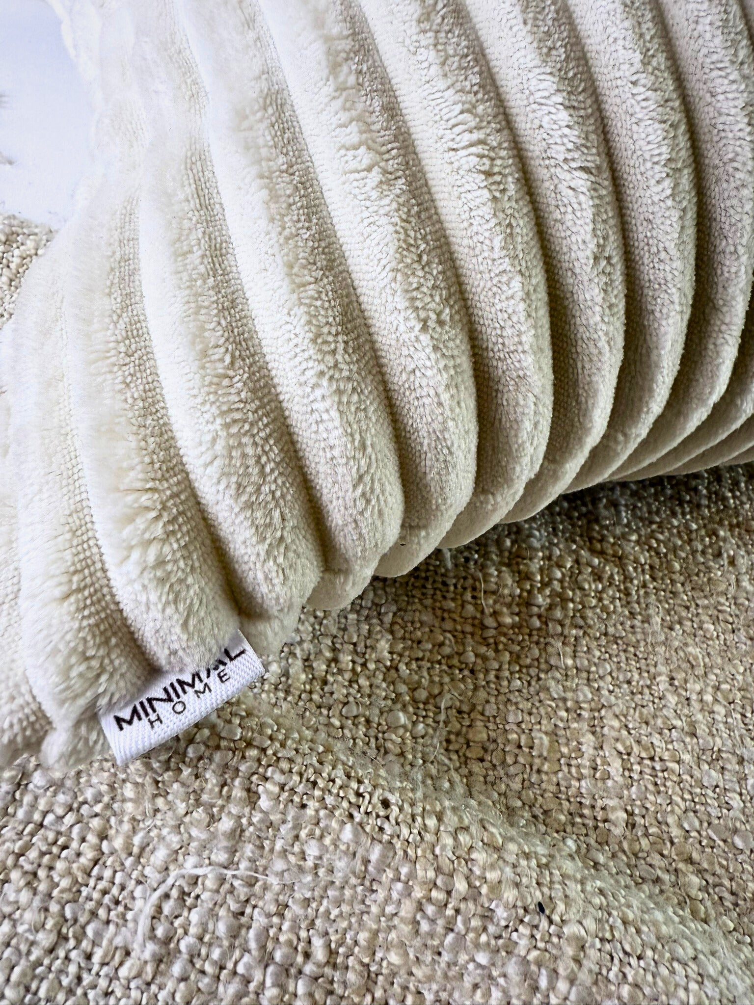 Cojín Almohada Chenille Rayas con Relleno color Off white (Reversible) 60 X 40