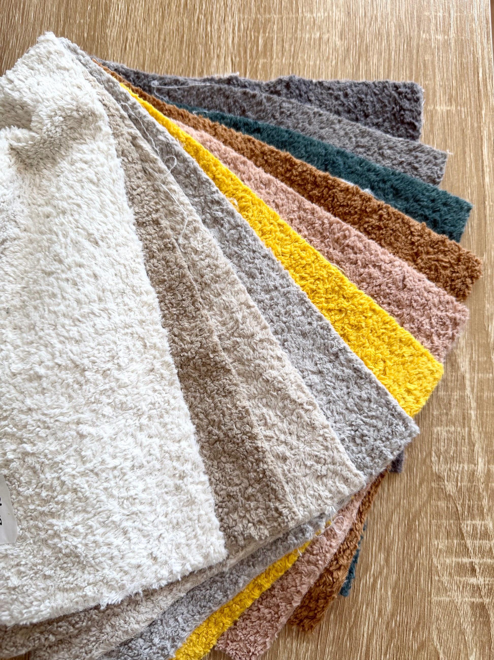 Respaldo de Cama Asimétrico Aurora Bouclé