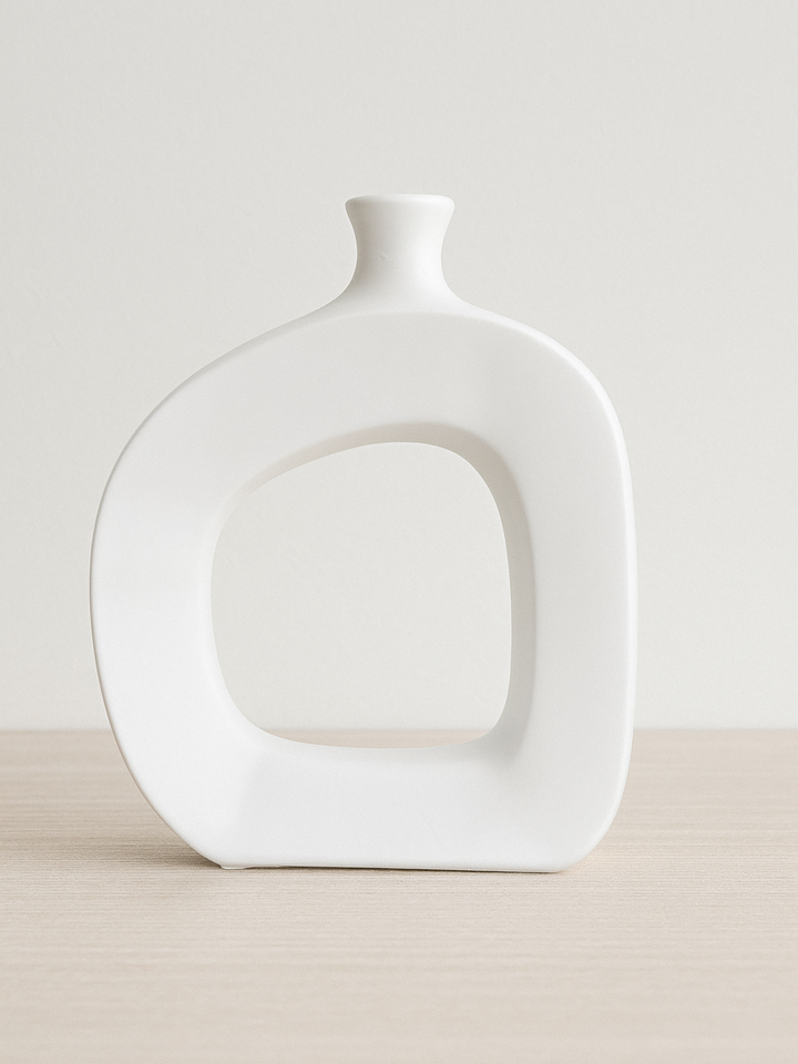 Jarrón Escultórico Abstracto Blanco – “Arco”